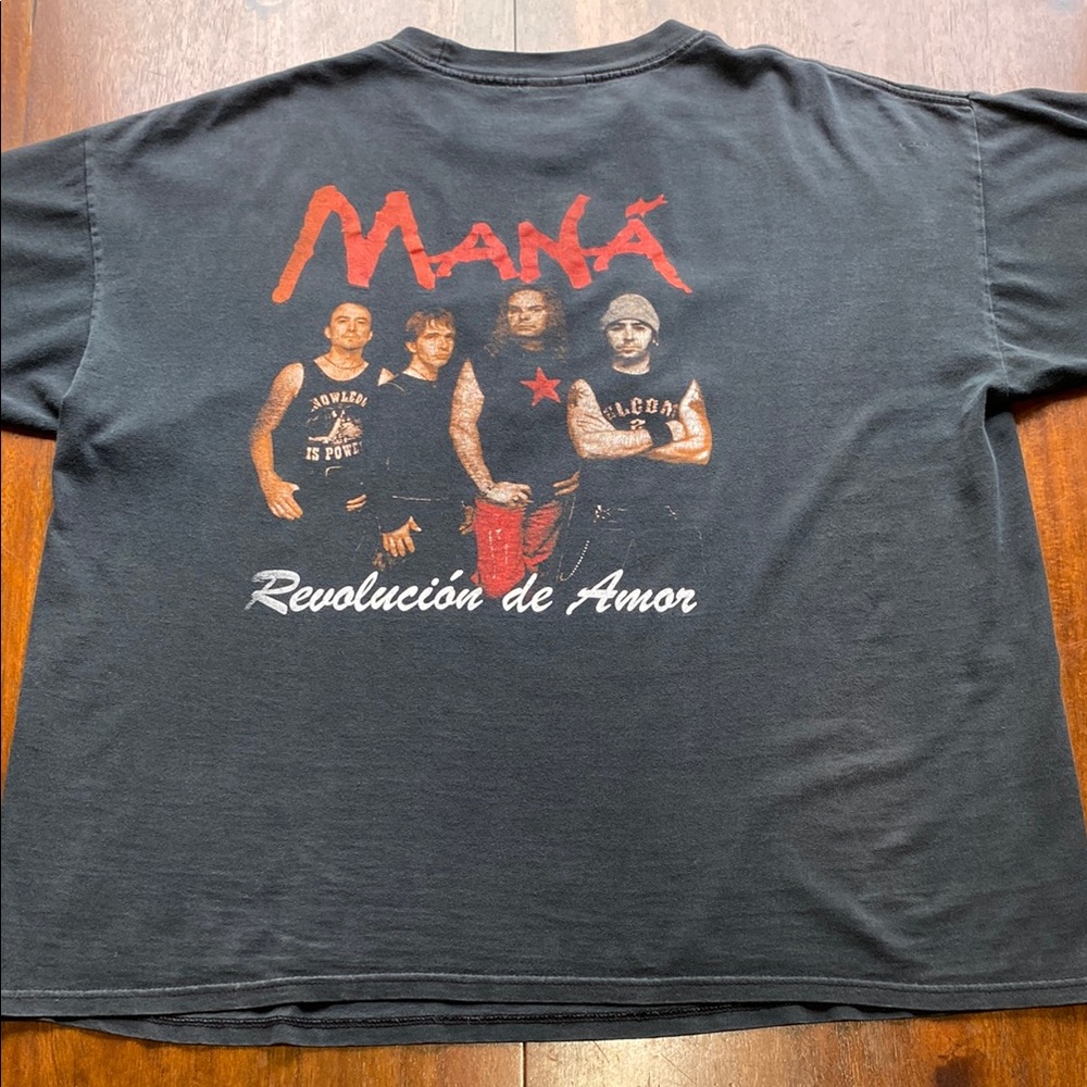 Vintage Maná Revolución de Amor T-Shirt